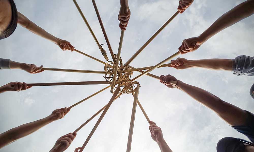 This photo shows a picture of sticks from the original game played by the Iroquois or Haudenosaunee people.