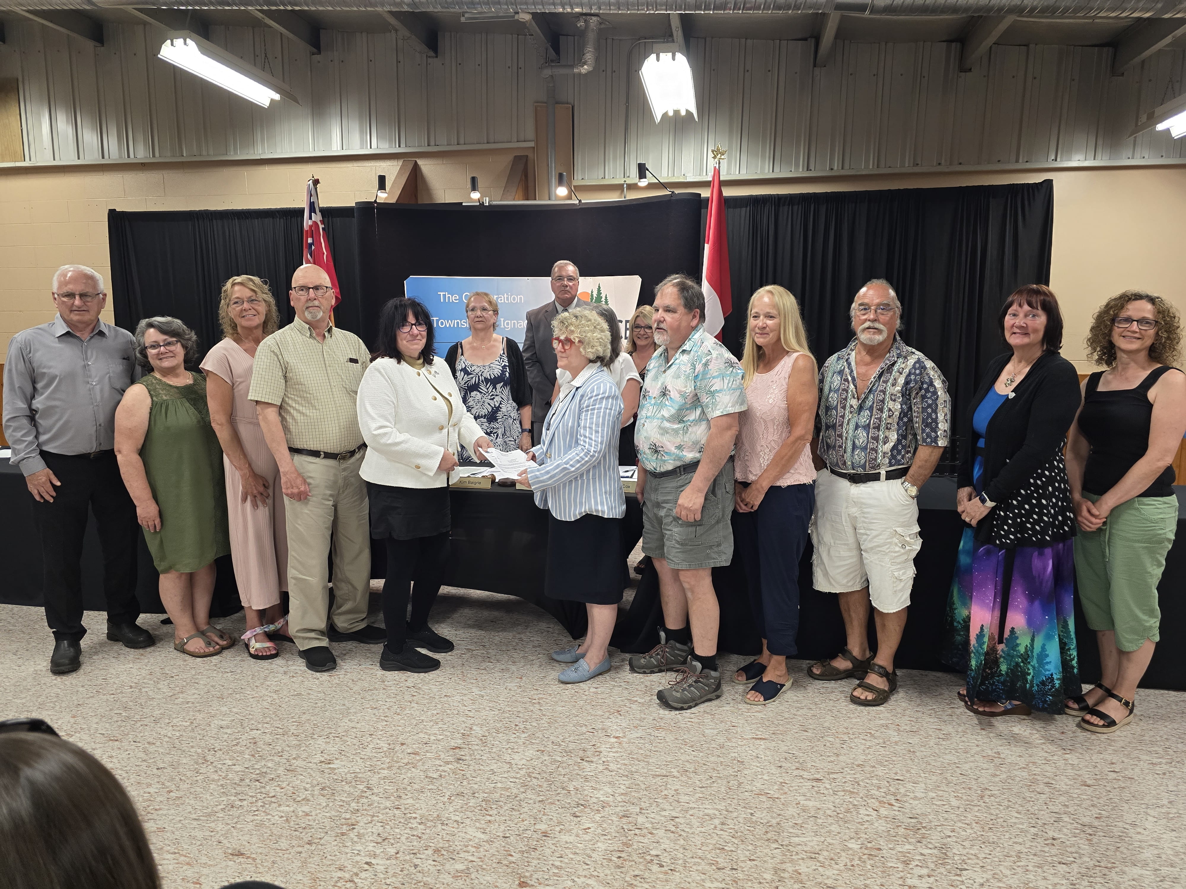 Laurie Swami, President and CEO of the Nuclear Waste Management Organization, congratulates Mayor Kim Baigrie, Township of Ignace on the community confirming that it is willing to host a deep geological repository for Canada’s used nuclear fuel.