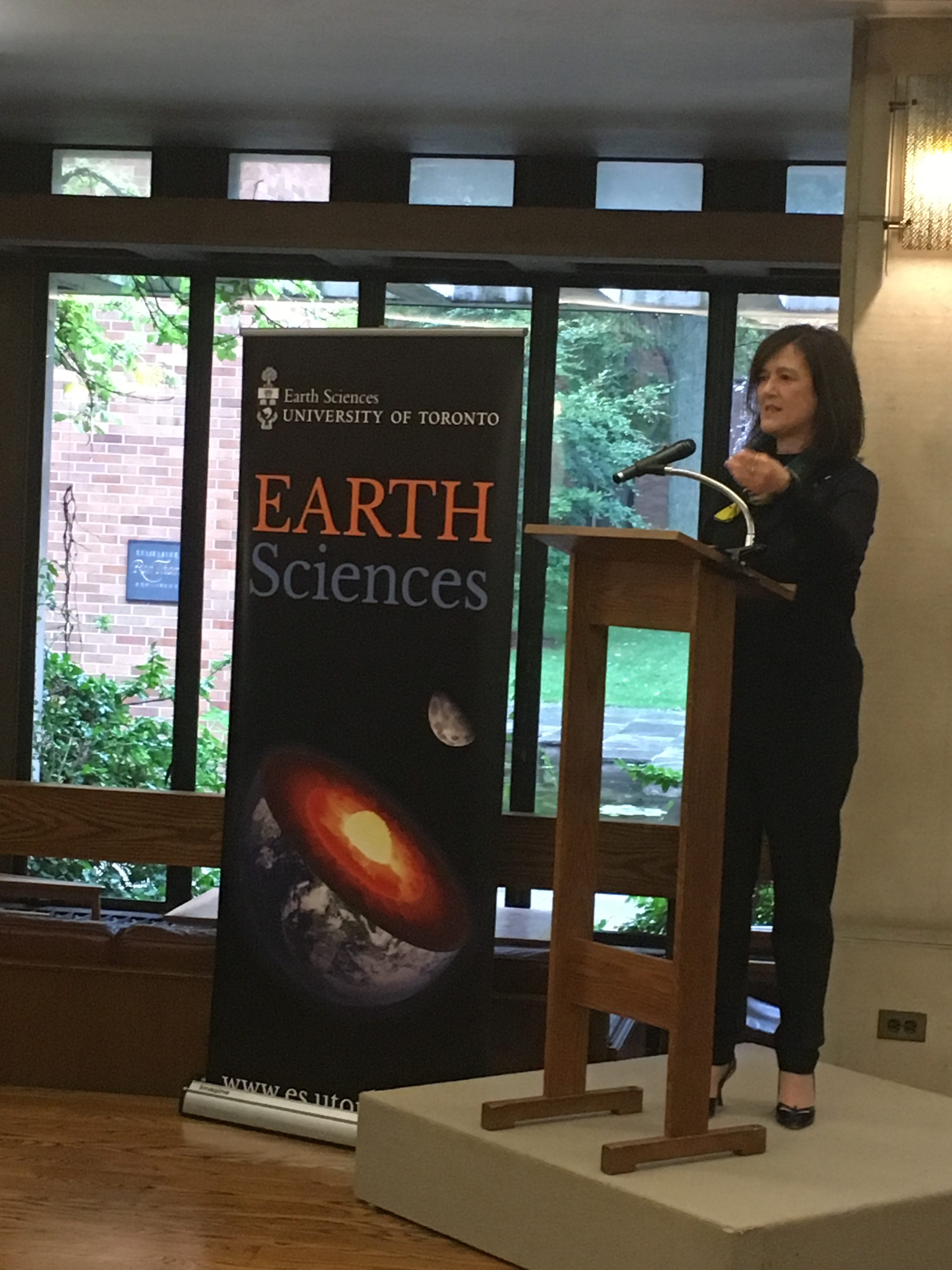 Dr. Barbara Sherwood Lollar received the 2019 Gerhard Herzberg Canada Gold Medal for Science and Engineering. University of Toronto recently hosted a special reception to honour her achievement.